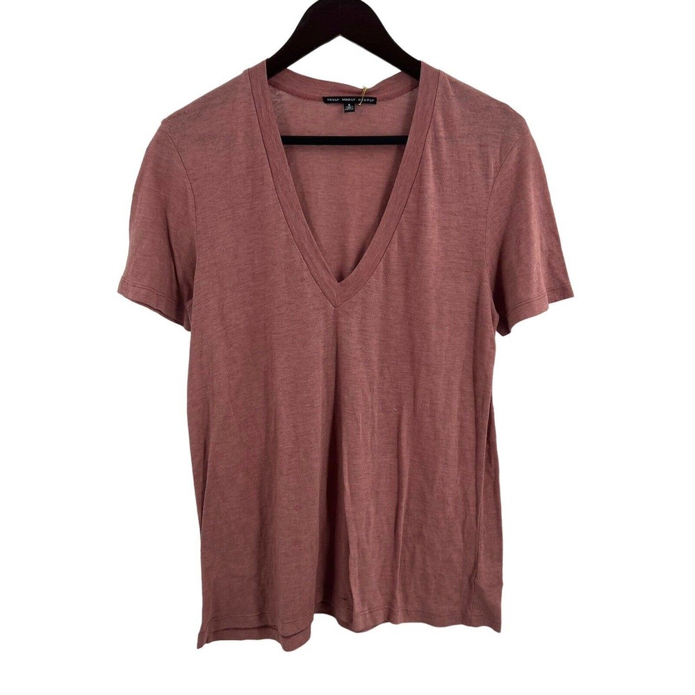 Truly Madly‎ Deeply UO Dark Pink V Neck Tee Small New